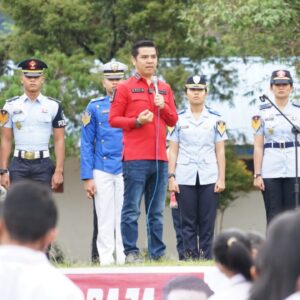 Bane Raja Manalu Motivasi Pelajar SMA Negeri 1 Girsang Untuk Menjadi Orang Sukses