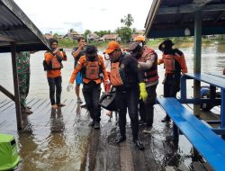 Korban Laka Air, Berhasil di Temukan Selama Tigahari Dalam Pencarian Oleh Polsek Putussibau Utara Bersama Tim SAR Gabungan