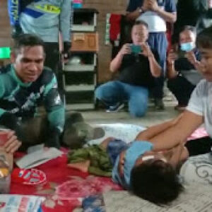AKBP Jose DC Fernandez, Sambangi Seorang Bocah Yang Menderita Penyakit Gondok