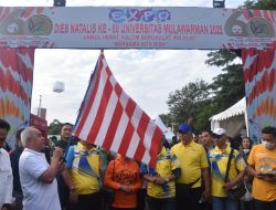 Kasi Ops Kasrem 091/ASN dan Gubernur Kaltim Ikut Jalan Sehat Dies Natalis 60 Tahun UNMUL