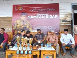 Forum Masyarakat Cerdas Desa Arang Limbung Gelar Perlombaan Sampan Bidar Dalam Rangka Ritual Budaya Robo-Robo