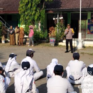 Cegah Bullying, Perundungan Hingga Pelarangan Knalpot Brong, Kapolsek Widang Edukasi Siswa