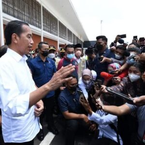 Tanggapi Dugaan Kasus Suap dan Korupsi, Presiden: Semua Sama di Mata Hukum