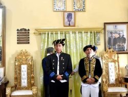 Kunjungi Kesultanan Ternate, Presiden Jokowi Dianugerahi Gelar Adat Kesultanan