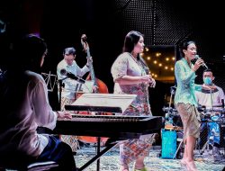 DAYA Indonesia Performing Arts Academy Menghibur Audiens Dalam Ngopi Bareng Alumni Seri IV, “Kebaya Goes To UNESCO”