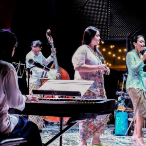 DAYA Indonesia Performing Arts Academy Menghibur Audiens Dalam Ngopi Bareng Alumni Seri IV, “Kebaya Goes To UNESCO”