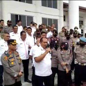 Pemuda Ansor Cabang Simpang Empat Gelar Unras Di Kantor Bupati Dan DPRD Asahan