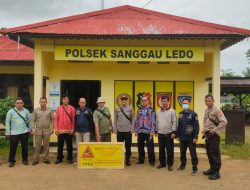 Takut Membahayakan Warga Munculnya Buaya Di Sungai Tanggi, Polsek Sanggau Ledo Dan Forkopimcam Pasang Imbauan