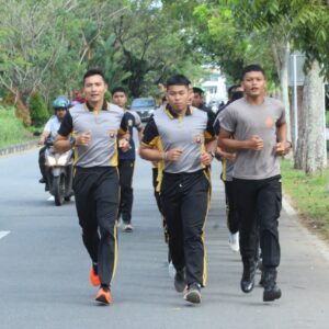 Kapolres Kuburaya AKBP Jerrold H.Y. Kumontoy, S.I.K., M.Si Pimpin Langsung Olah Raga Pagi