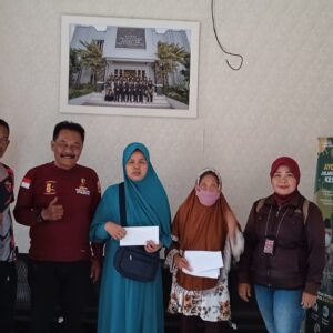 Baznas Kabupaten Sukabumi Memberikan Bantuan Rutilahu ke Warga Cikidang