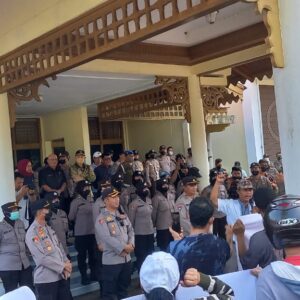 Jangan Khianati Perjuangan Kami PEDAGANG, Atas Namakan Masyarakat