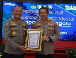 Badan Pemelihara Keamanan Polri,Komjen Pol.Dr. Drs.Arief Sulistyanto.,M.Si,Berikan Pin Dan Piagam Penghargaan Kepda Kapolda DIY Serta 7 Anggota Berprestasi