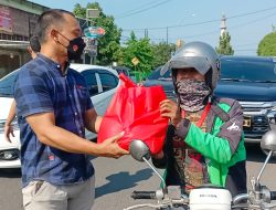 Tebar kebaikan Polres Cirebon Kota, berbagi sembako dihari Minggu