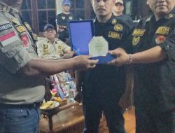 FMKB Komando Bersatu Gelar Milad ke-3 Dengan Memotong Nasi Tumpeng Dan Atraksi Seni Bela Diri