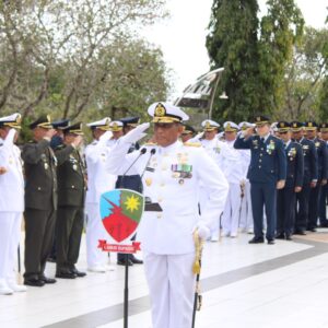 Peringati HUT ke-77, Satuan TNI Garnizun Pontianak Ziarah ke Taman Makam Pahlawan