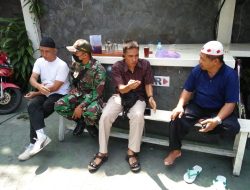 Babinsa Jayengan Beri Himbauan Dan Cek Prokes