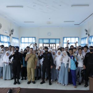 Brimob Kalbar Laksanakan Kegiatan Brimob Go To School Di Salah Satu Sekolah Yang Berada Di Provinsi Kalbar
