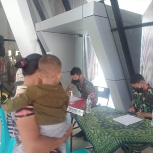 Kodam XII/Tpr Adakan Pengobatan Masal Geratis Dalam Rangka Hut TNI Ke-77 di Perbatasan Entikong