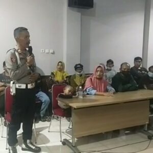 Puluhan warga Desa Sungai Mata-Mata Minta Keadilan Hukum Ke Polres Kayong Utara