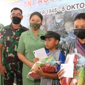 Sambut HUT ke-77, TNI di Kalbar Gelar Bakti Sosial di Perbatasan RI-Malaysia