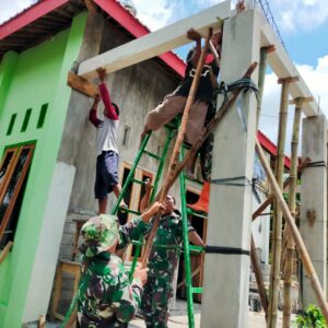 Wujud Pengabdian Kepada Masyarakat, Kodim 0808/Blitar Gelar Karya Bakti Renovasi Mushola Di Wilayah Binaan