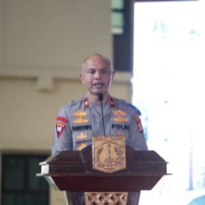 Gubernur DKI Jakarta Dan Wakapolda Metro Jaya Meresmikan Rumah Susun Menteng Polda Metro Jaya.