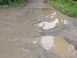 Jalan Rusak dan Berlubang Banyak Bertebaran di Simpang Kongsi Pancur Batu