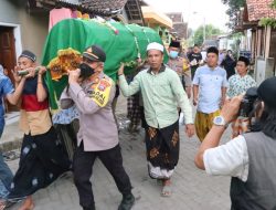 Polres Pasuruan Kota Berikan Santunan untuk Keluarga Korban Tragedi Kanjuruhan