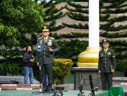 Danrem 061/SK Pimpin Upacara HUT TNI Ke-77 Tahun 2022 di Lapangan Yonif 315/Garuda