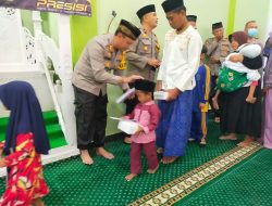 Polres Sampang Doakan Korban Tragedi Kanjuruhan Malang Saat Acara Maulid Nabi Di Masjid Al-Rasyid