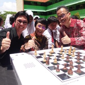 Robot Catur MIRA 100% Buatan Anak Bangsa Bahagiakan Anak-Anak