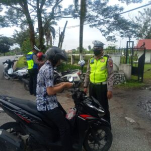 Polres Kubu Raya Berikan Himbauan Keselamatan Berkendara dalam Operasi Zebra Kapuas 2022