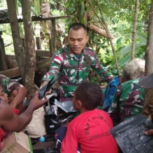 Seperti Keluarga Sendiri, Satgas Pamtas Yonif 711/Rks Ternyata Lakukan Ini