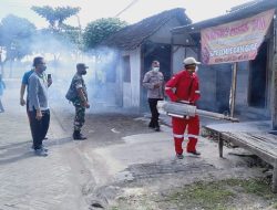 Cegah Penularan Penyakit DBD, Tiga Pilar di Bojonegoro Serentak Lakukan Fogging