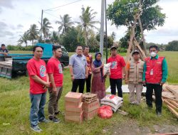 Tim UPK DAPM Kecamatan Kalianda Beri Bantuan Sembako Kepada Korban Rumah Roboh di Desa Palembapang