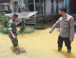 Polsek Nanga Mahap Monitor Debit Air di Beberapa Desa