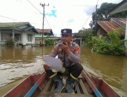 Satbinmas Polres Melawi Gelar Patroli Daerah Banjir dan Sampaikan Imbauan Kamtibmas