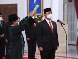 Presiden Jokowi Lantik Hendrar Prihadi sebagai Kepala LKPP