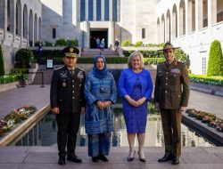 Lawatan ke Australia, Kasad Letakkan Karangan Bunga di Australian War Memorial