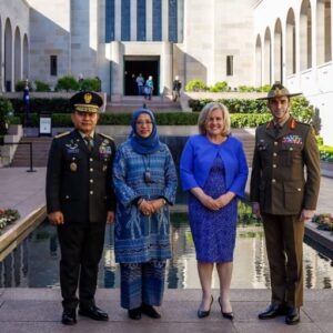 Lawatan ke Australia, Kasad Letakkan Karangan Bunga di Australian War Memorial