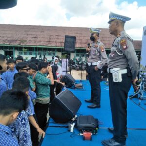 Operasi Zebra Kapuas Tahun 2022, Sat Lantas Polres Kubu Raya Edukasi Safety Riding Goes To School di SMAN 1 Sungai Raya