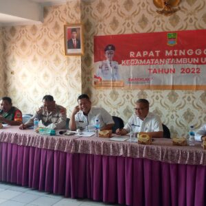 Dukung Forkopimcam Mendadak Babinsa Koramil 01 Tambun Hadiri Rapat Minggon