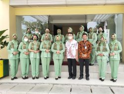 Pastikan Produk Sehat dan Halal Ibu Erni Istri Danpusterad Sambangi PT. Malindofood Delight, Kawasan Industri GIIC