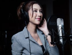 Icha Christy Buat Babang berdebar-debar