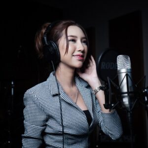 Icha Christy Buat Babang berdebar-debar