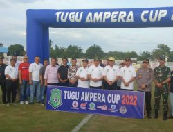 Pemkab Rohul Komitmen Dukung Olahraga, Kapolsek Ujung Batu, Dampingi Wabup Buka Turnamen Sepakbola Tugu Ampera Cup 2022