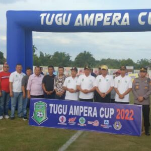 Pemkab Rohul Komitmen Dukung Olahraga, Kapolsek Ujung Batu, Dampingi Wabup Buka Turnamen Sepakbola Tugu Ampera Cup 2022