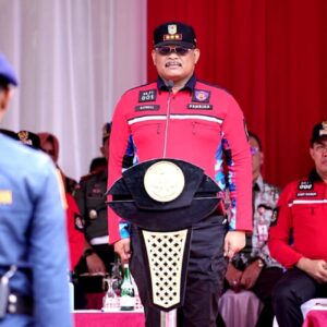 Tingkatkan Partisipasi Masyarakat, Dirjen Bina Adwil Kukuhkan Relawan Damkar Kota Samarinda