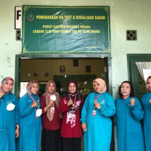 Pemeriksaan IVA dan Sosialisasi Sadari di Posyandu Yonif Raider 300/Bjw