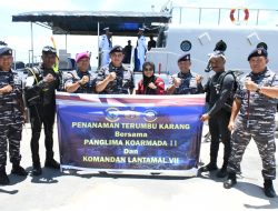 TNI AL Pulihkan Terumbu Karang di Perairan Hansisi Kupang